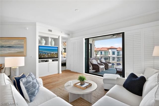 1540 5TH AVE S D305, Naples, FL 34102