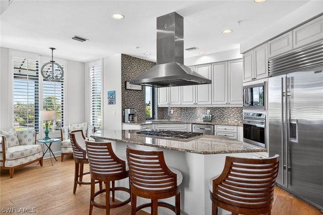 1540 5TH AVE S D305, Naples, FL 34102