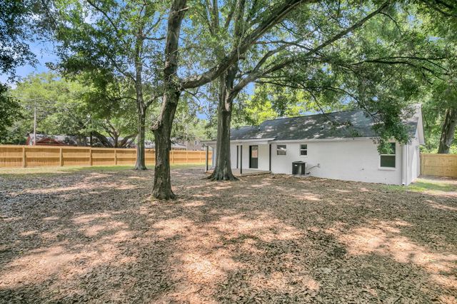 1203 Sea Aire Drive, Charleston, SC 29412