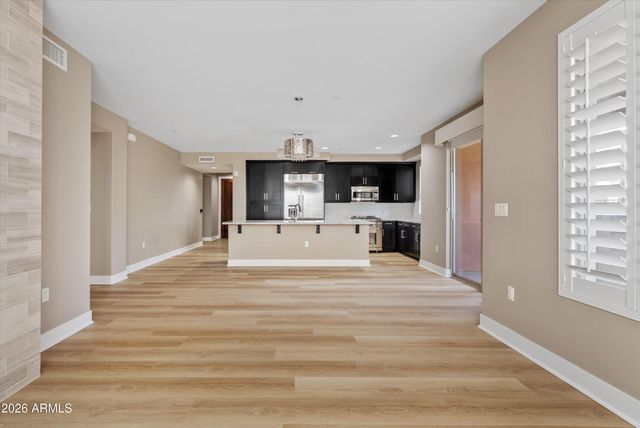 4805 N WOODMERE FAIRWAY -- 1002, Scottsdale, AZ 85251