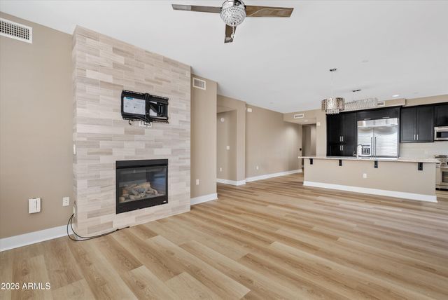 4805 N WOODMERE FAIRWAY -- 1002, Scottsdale, AZ 85251