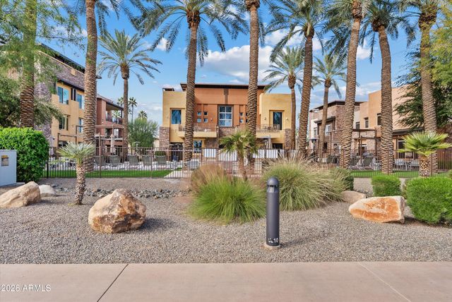 4805 N WOODMERE FAIRWAY -- 1002, Scottsdale, AZ 85251