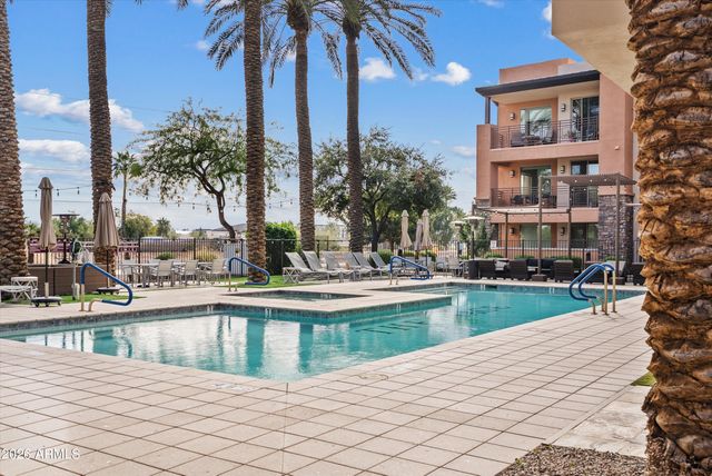 4805 N WOODMERE FAIRWAY -- 1002, Scottsdale, AZ 85251