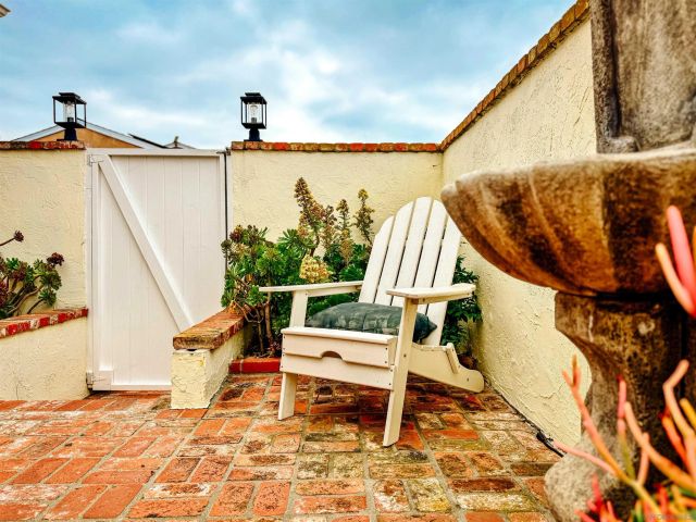 3044 Meadow Grove Dr, San Diego, CA 92110