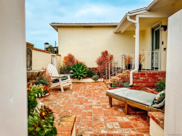 3044 Meadow Grove Dr, San Diego, CA 92110