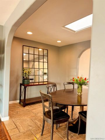 3044 Meadow Grove Dr, San Diego, CA 92110