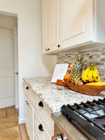 3044 Meadow Grove Dr, San Diego, CA 92110