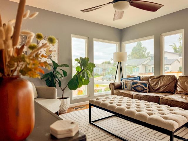 3044 Meadow Grove Dr, San Diego, CA 92110