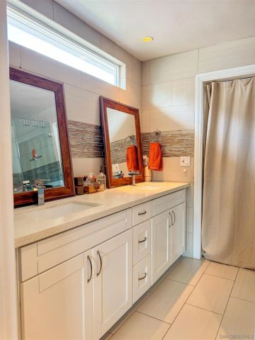 3044 Meadow Grove Dr, San Diego, CA 92110