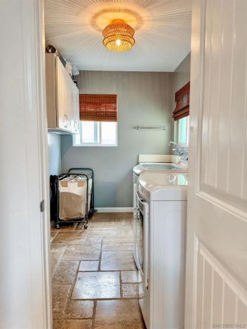 3044 Meadow Grove Dr, San Diego, CA 92110