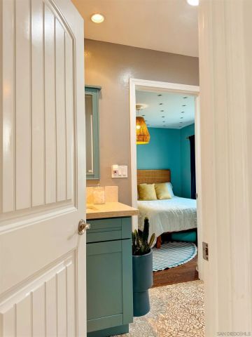 3044 Meadow Grove Dr, San Diego, CA 92110