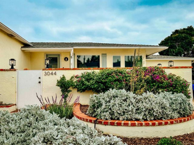 3044 Meadow Grove Dr, San Diego, CA 92110