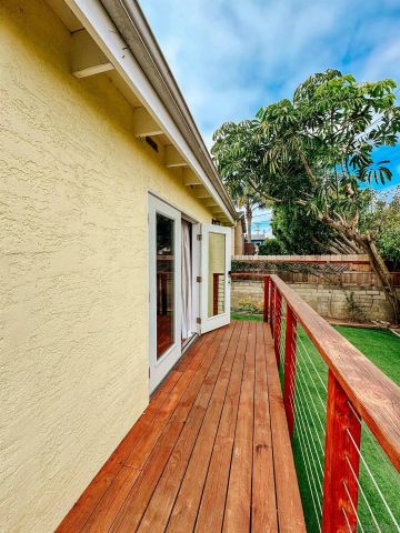 3044 Meadow Grove Dr, San Diego, CA 92110