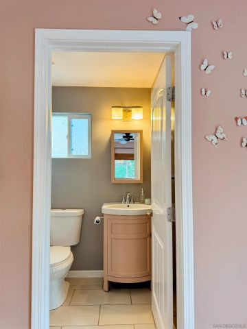 3044 Meadow Grove Dr, San Diego, CA 92110