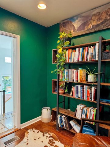 3044 Meadow Grove Dr, San Diego, CA 92110