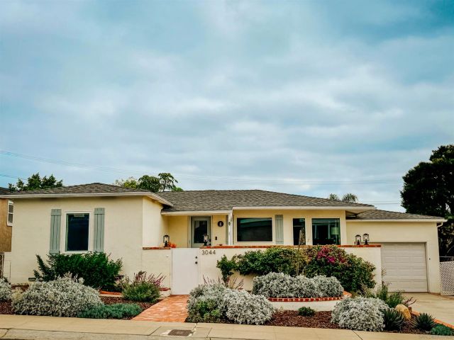 3044 Meadow Grove Dr, San Diego, CA 92110