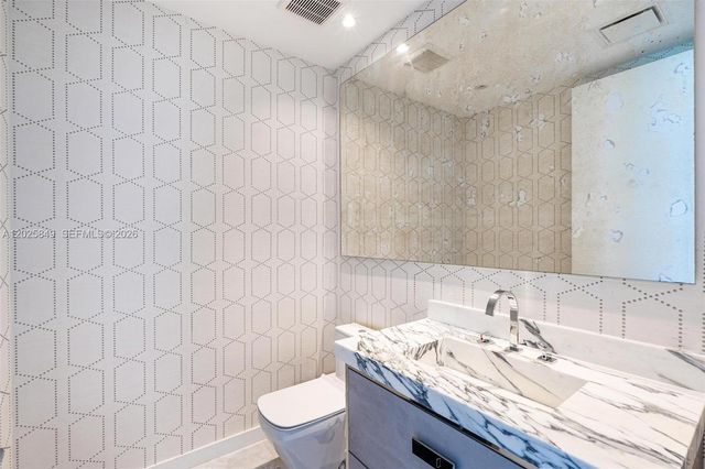 15701 Collins Ave 802, Sunny Isles Beach, FL 33160