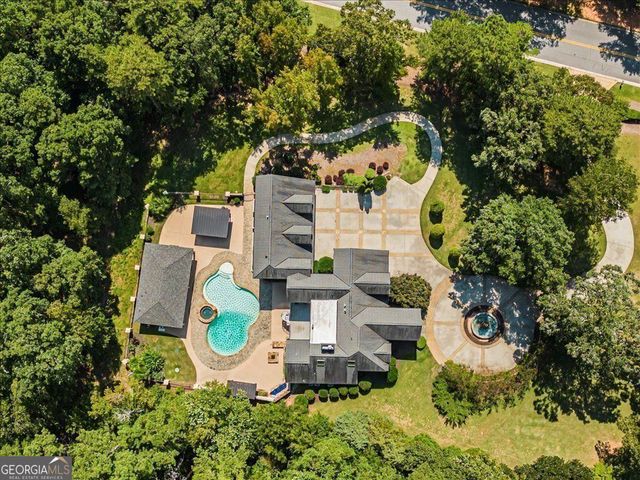330 N Peachtree Parkway, Peachtree City, GA 30269