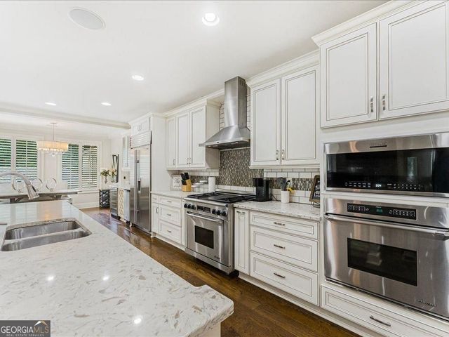 330 N Peachtree Parkway, Peachtree City, GA 30269