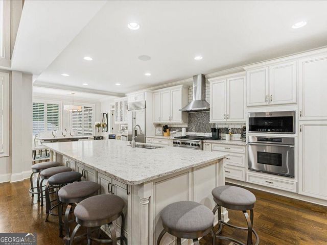 330 N Peachtree Parkway, Peachtree City, GA 30269