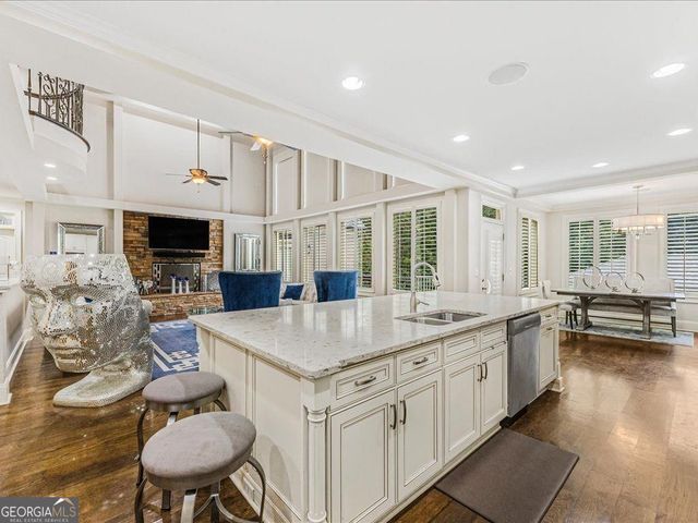 330 N Peachtree Parkway, Peachtree City, GA 30269
