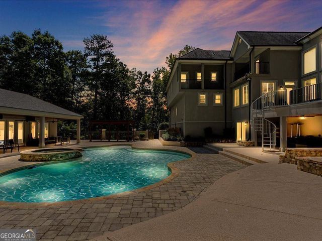 330 N Peachtree Parkway, Peachtree City, GA 30269