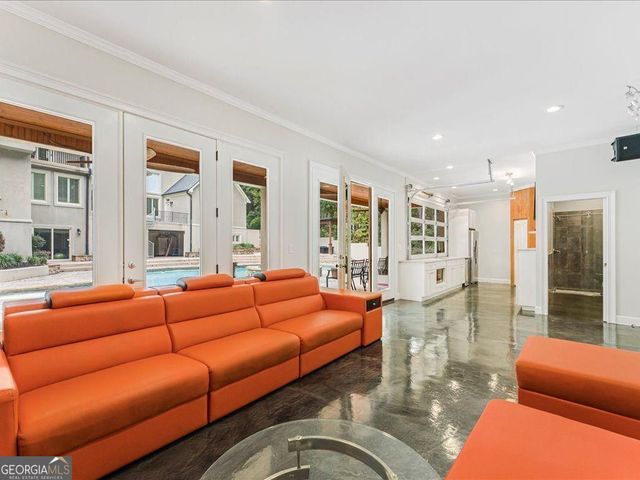 330 N Peachtree Parkway, Peachtree City, GA 30269