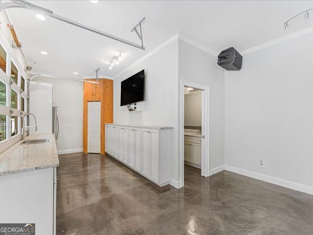 330 N Peachtree Parkway, Peachtree City, GA 30269