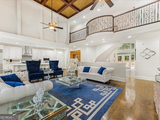 330 N Peachtree Parkway, Peachtree City, GA 30269