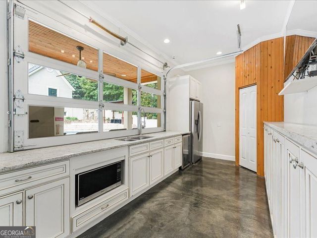 330 N Peachtree Parkway, Peachtree City, GA 30269