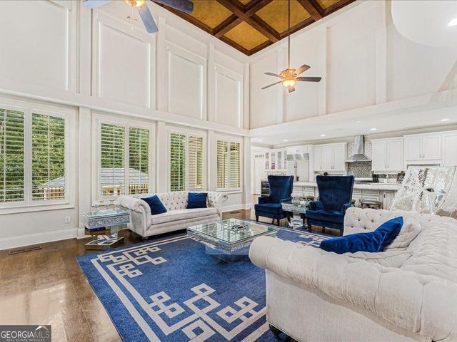 330 N Peachtree Parkway, Peachtree City, GA 30269