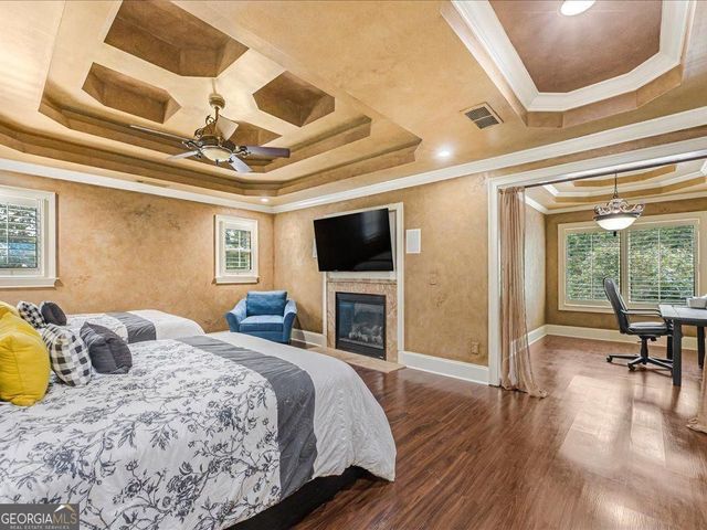330 N Peachtree Parkway, Peachtree City, GA 30269