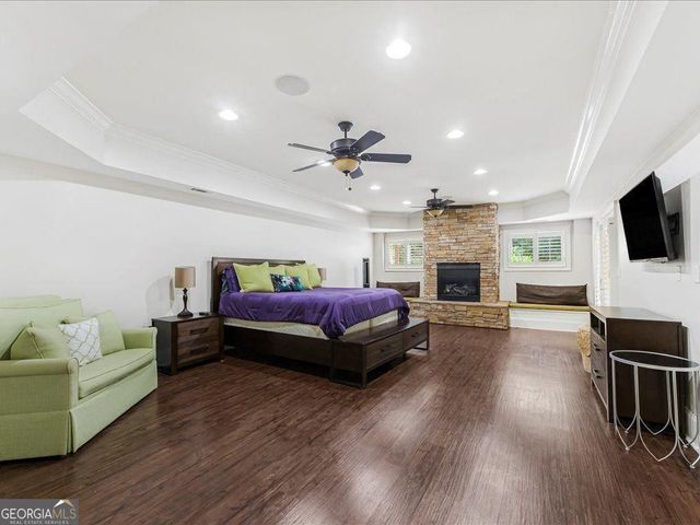 330 N Peachtree Parkway, Peachtree City, GA 30269