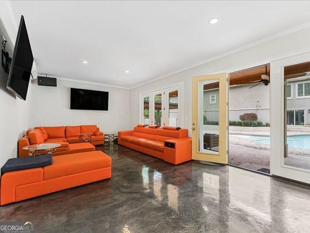 330 N Peachtree Parkway, Peachtree City, GA 30269