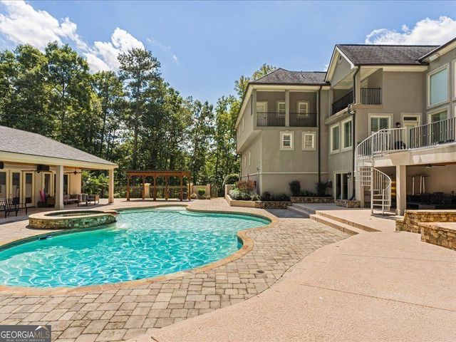 330 N Peachtree Parkway, Peachtree City, GA 30269