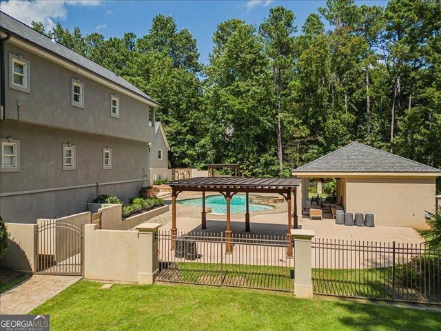 330 N Peachtree Parkway, Peachtree City, GA 30269