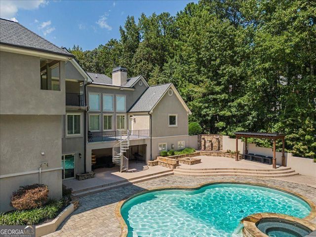 330 N Peachtree Parkway, Peachtree City, GA 30269