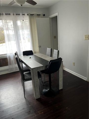 6 Gwynn CIR, Newport News, VA 23602