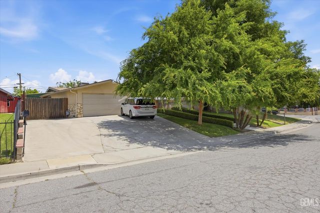 2605 Tangerine Street, Bakersfield, CA 93306