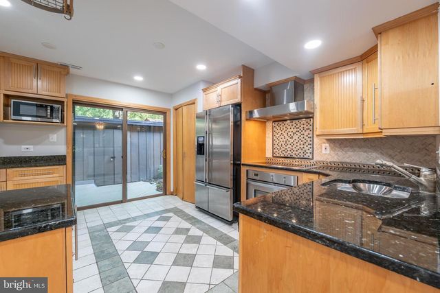 11903 ESCALANTE CT, Reston, VA 20191