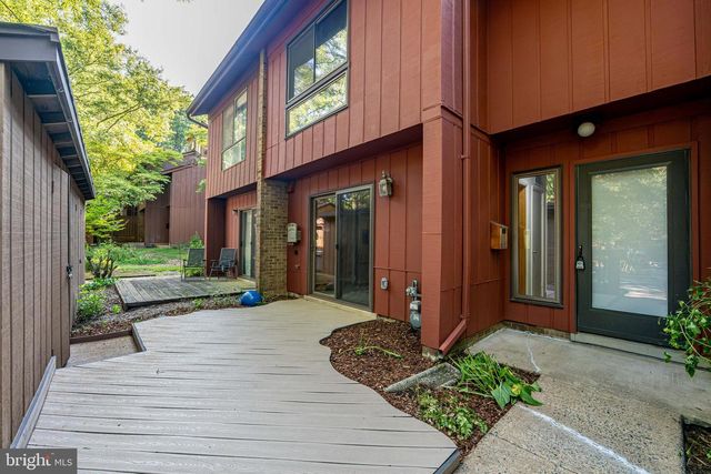 11903 ESCALANTE CT, Reston, VA 20191