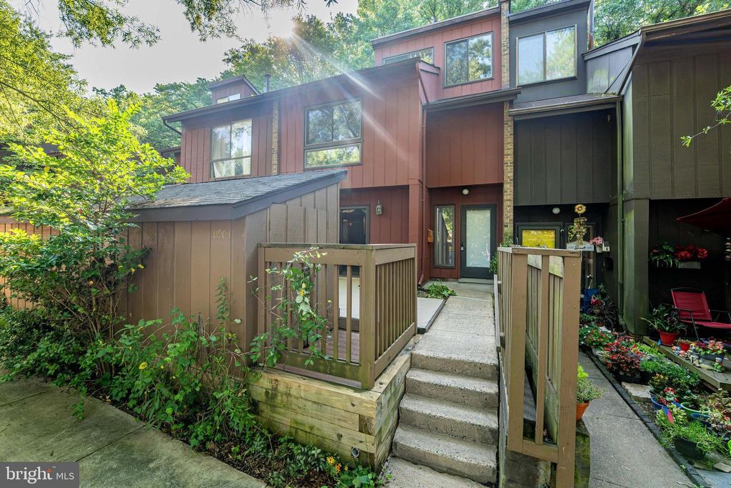 11903 ESCALANTE CT, Reston, VA 20191
