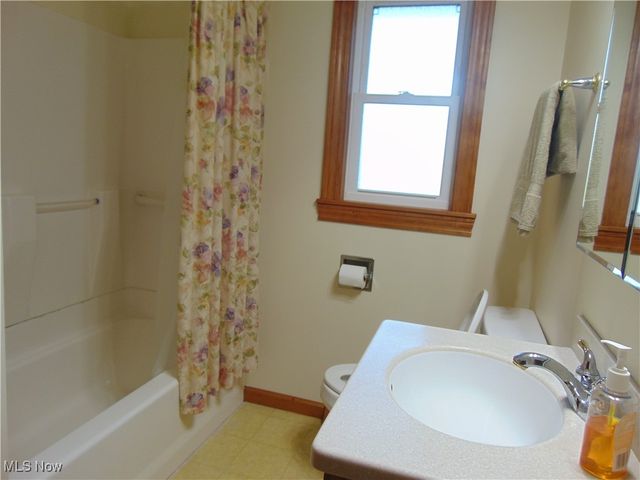 4571 River Road, Perry, OH 44081