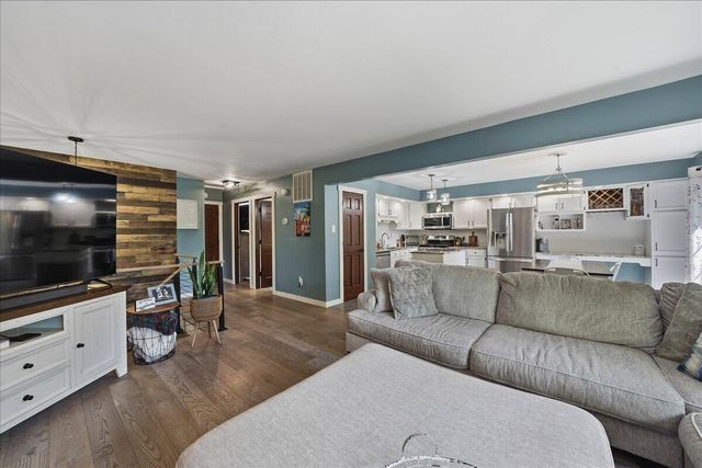 4000 Lancaster Drive, Valparaiso, IN 46383