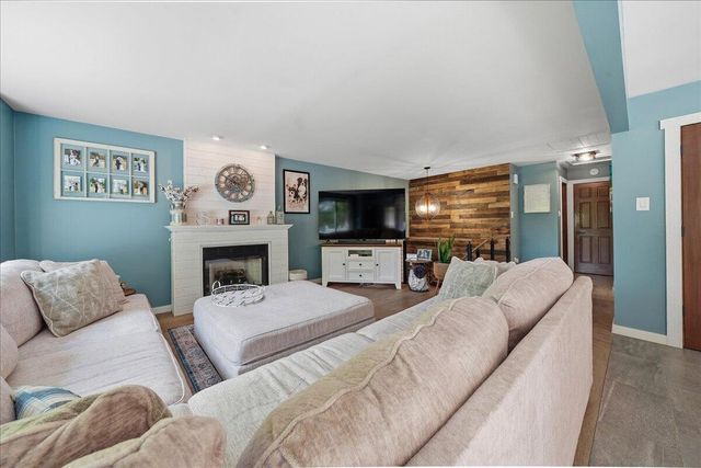 4000 Lancaster Drive, Valparaiso, IN 46383