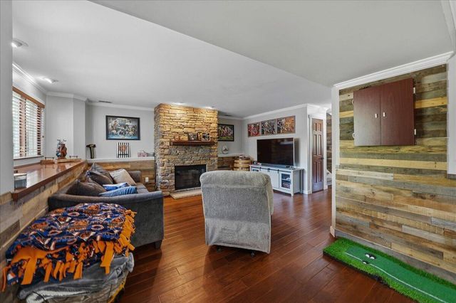 4000 Lancaster Drive, Valparaiso, IN 46383