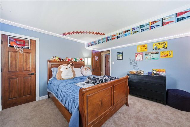 4000 Lancaster Drive, Valparaiso, IN 46383