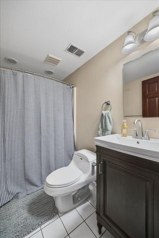 4000 Lancaster Drive, Valparaiso, IN 46383