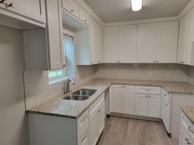 1211 Crestmont Street, Wharton, TX 77488