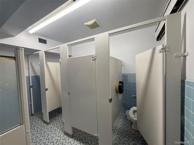 185 Willis Avenue 1, Mineola, NY 11501